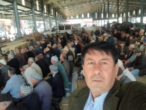 Bağarası'nda yüzlerce vatandaş yağmur duasına çıktı