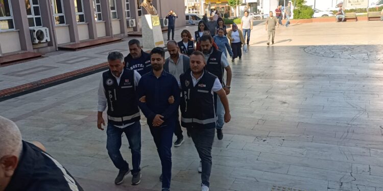 Aydın’da ‘KISKAÇ 15’ operasyonu 6’sı kamu görevlisi 7 gözaltı