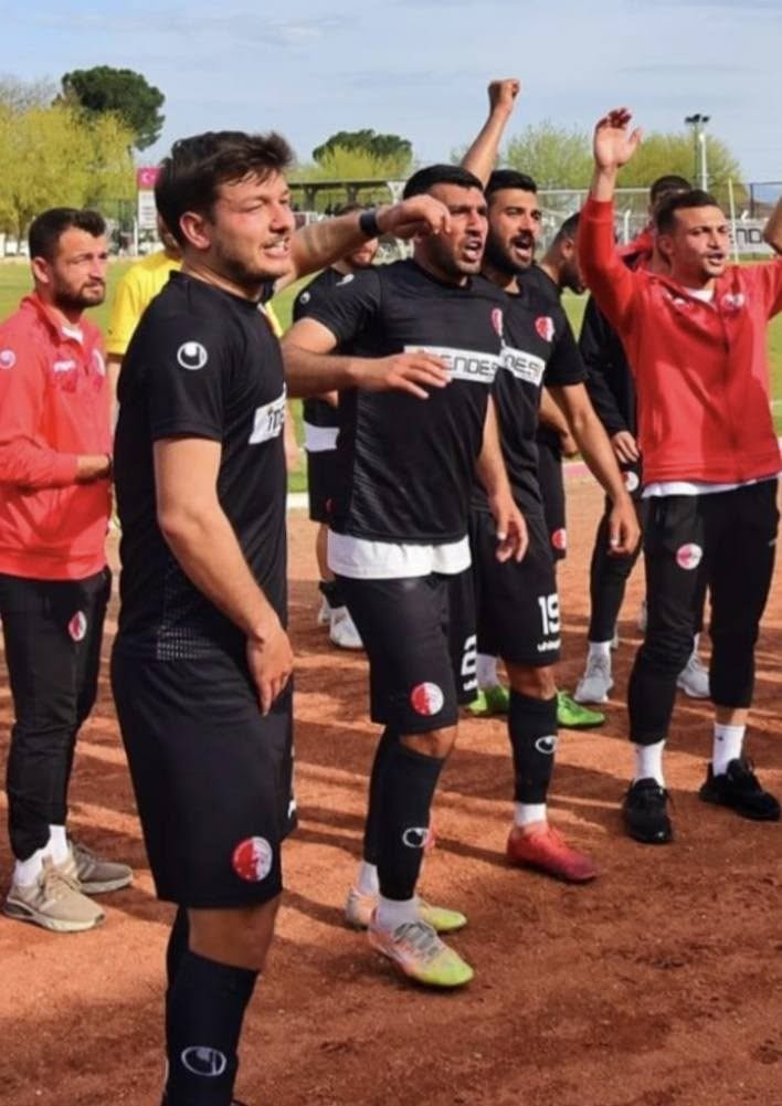İncirliova Belediyespor’da 6 sezondan beri forma giyerek başarıda büyük payı