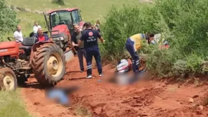 Baba ile oğul traktör kazasında öldü Baba ile oğul traktör kazasında öldü