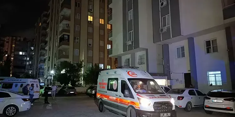 Baba, tartıştığı kızı ve eşini öldürüp intihar etti