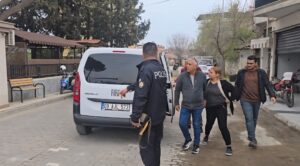 Aydın’ın Köşk ilçesinde bayram alışverişine çıkan bir kadın, yankesicilerin hedefi