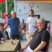 Bayramı düğün salonu gibi süslenen kahvehanede kutladılar (2)