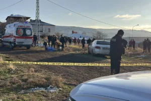 Boş arazide dehşet Baba öldü oğlu ve yeğeni yaralı