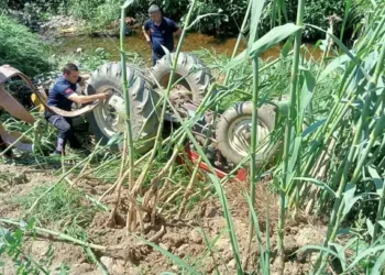 Bozdoğan’da devrilen traktör can aldı