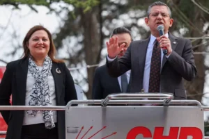 CHP’li başkan AK Parti’ye mi geçiyor CHP’li başkan AK Parti’ye mi geçiyor