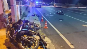 Muğla’nın Bodrum ilçesinde, aynı istikamette seyir halinde olan iki motosiklet çarpıştı. Kazada devrilen motosikletlerden