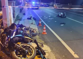 Çarpışan motosiklet sürücüleri öldü