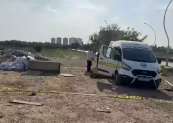 Çekyattan erkek cesedi çıktı