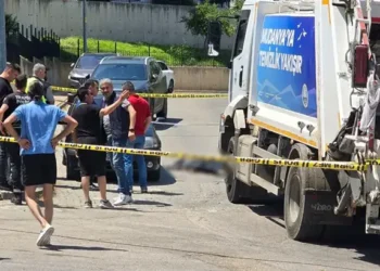 Çöp kamyonu yaşlı adamı ezdi