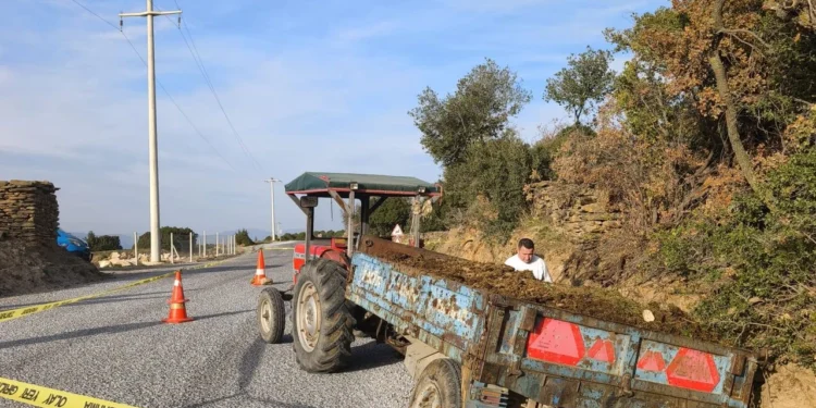 Dedesinin kullandığı traktörün altında kaldı