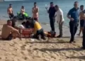 Denize giren 2 kardeşten biri boğuldu