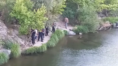 Derede akıntıya kapılan genç öldü Manisa'nın Yunusemre ilçesinde, serinlemek için dereye giren İbrahim Karabaş (16), boğularak hayatını