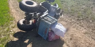 Devrilen ATV’nin altında kalan kalarak can verdi