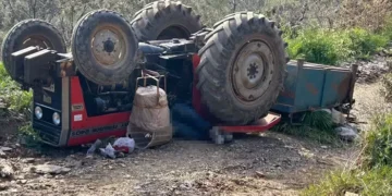 Devrilen traktör aynı aileden 3 kişiye mezar oldu