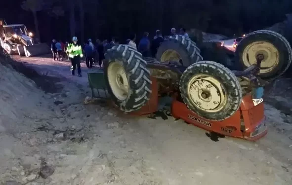 Devrilen traktör sonu oldu
