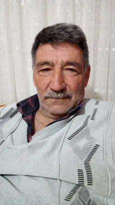 İzmir'in Tire ilçesinde devrilen traktörünün sürücüsü Zekeriya Erdal (65), hayatını
