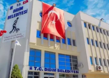 Didim Belediyesi'ne operasyon 5 gözaltı