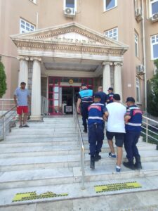 Didim’de 99 kaçak göçmen ve 2 organizatör yakalandı