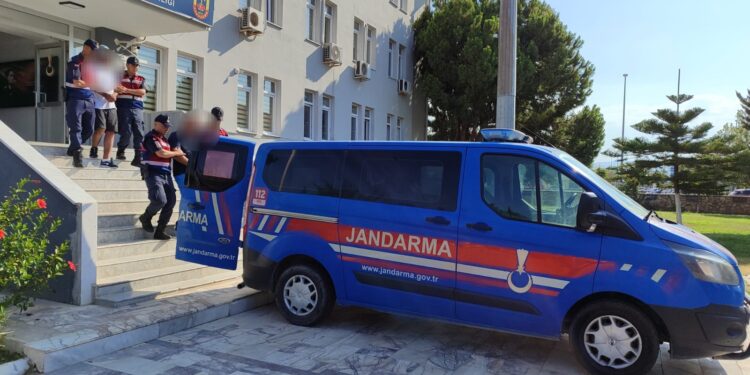 Didim’de 99 kaçak göçmen ve 2 organizatör yakalandı