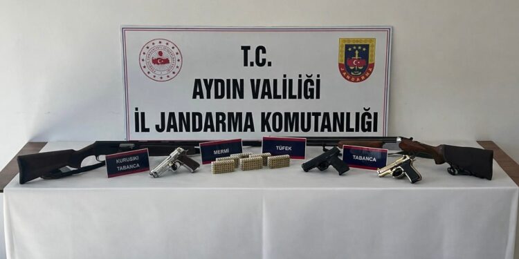 Didim’de ruhsatsız silah operasyonu 2 gözaltı