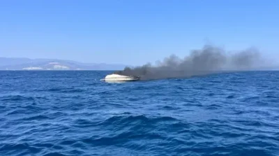 Aydın’ın Didim ilçesi açıklarında makine dairesinde çıkan yangın sonucu alevlere
