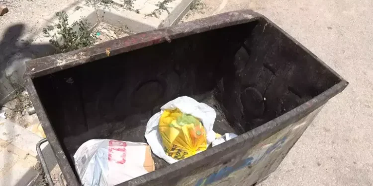 Doğurduğu bebeği çöp konteynerine attı