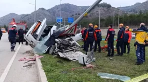 Duruşmaya giden avukat feci kazada can verdi