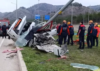 Duruşmaya giden avukat feci kazada can verdi