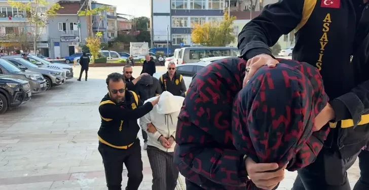 Eğlence mekanında tabancalı ve bıçaklı kavga