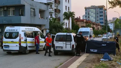 Adana’nın Çukurova ilçesinde bir iş yerinde çıkan alacak-verecek kavgasında kan