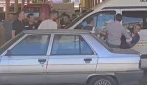 Söke’de korku dolu anlar: Otomobile kurşun yağdı