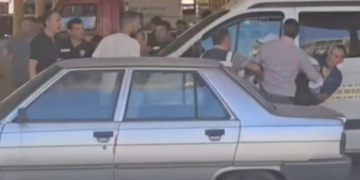 Söke’de korku dolu anlar: Otomobile kurşun yağdı