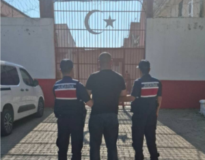İncirliova’da firari hükümlü jandarmadan kaçamadı İncirliova’da firari hükümlü jandarmadan kaçamadı
