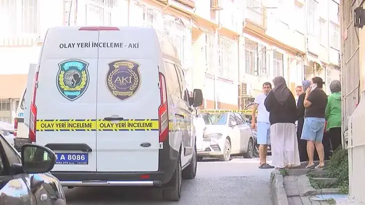 Emekli polis esi ve kizini oldurup hayatina son verdi Emekli polis esi ve kizini oldurup hayatina son verdi