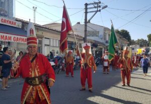Aydın’ın İncirliova ilçesinde emekliler tarafından kurulan Orhan Gazi Mehteranı Sevenler