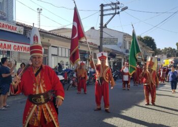 Emeklilerin kurduğu mehteran bölgenin gözdesi oldu (2)
