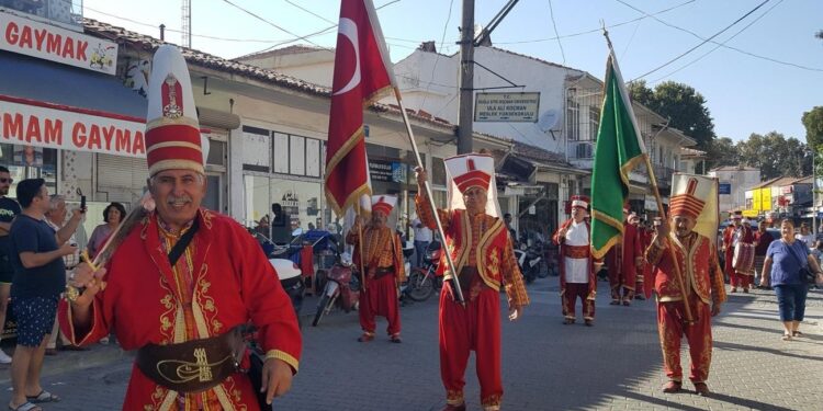 Emeklilerin kurduğu mehteran bölgenin gözdesi oldu (2)