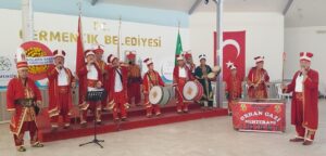 Emeklilerin kurduğu mehteran bölgenin gözdesi oldu (3)