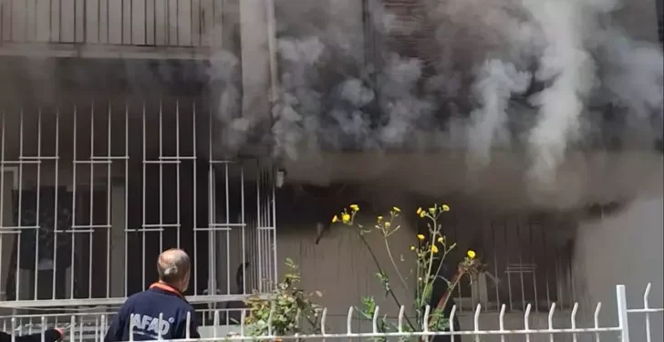 Engelli genç patlamadan sonra çıkan yangında öldü