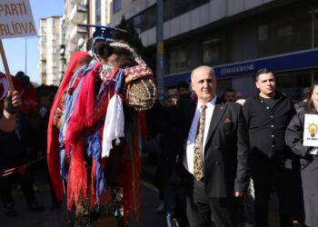 Erdoğan’ı develerle karşıladılar (1)