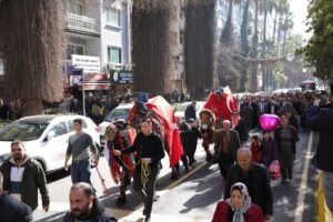 Erdoğan’ı develerle karşıladılar (2) Erdoğan’ı develerle karşıladılar (2)