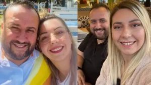 Eşini bıçaklayarak öldüren koca tutuklandı Eşini bıçaklayarak öldüren koca tutuklandı