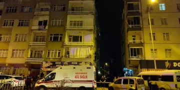 Eşini öldürüp aynı tabancayla intihar etti