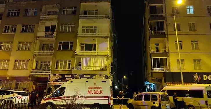 Eşini öldürüp aynı tabancayla intihar etti