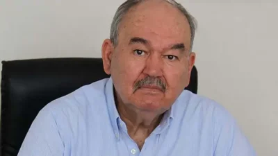Eski İzmir Büyükşehir Belediye Başkanı Burhan Özfatura (83), ani kalp