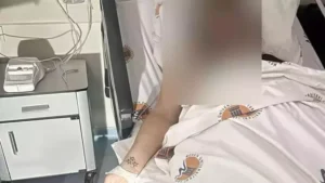 Mersin’de S.Y. (24), konuşma bahanesiyle yanına çağırdığı eski sevgilisi Nurşen Ü.’yü (19) ara sokakta