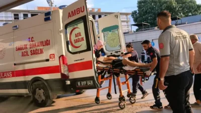Bursa'nın İnegöl ilçesinde ev sahibi Enver Ayaz'ın (70) çıkan tartışma