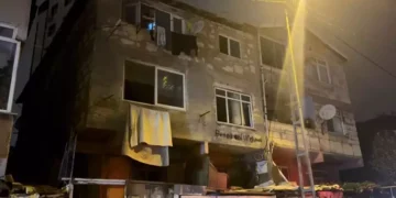 Evde çıkan yangında 3 çocuk yaşamını yitirdi