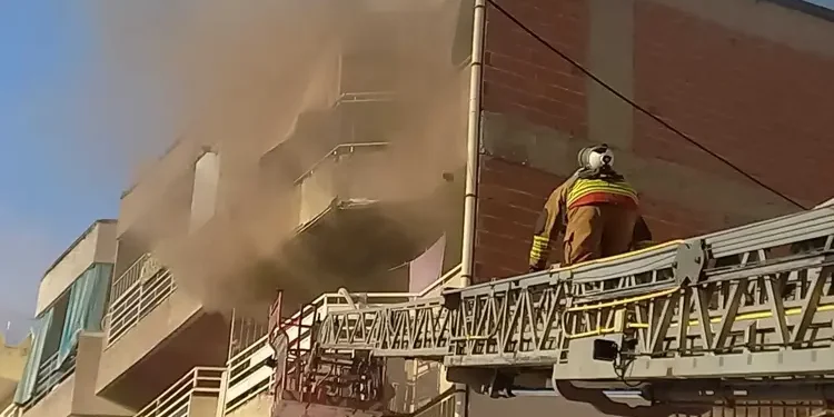 Evde yangın çıktı, 4 kedi yanarak telef oldu (1)